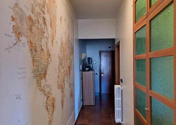 La Casa Dei Viaggiatori, *